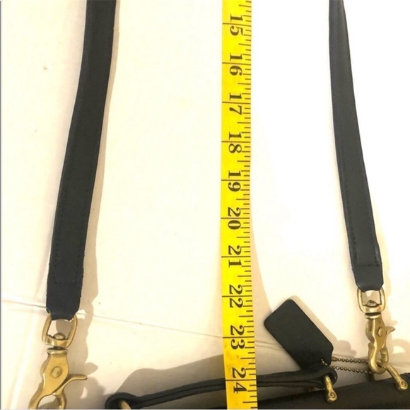 Vintage Coach Willis black leather crossbody bag - Picture 6 of 15